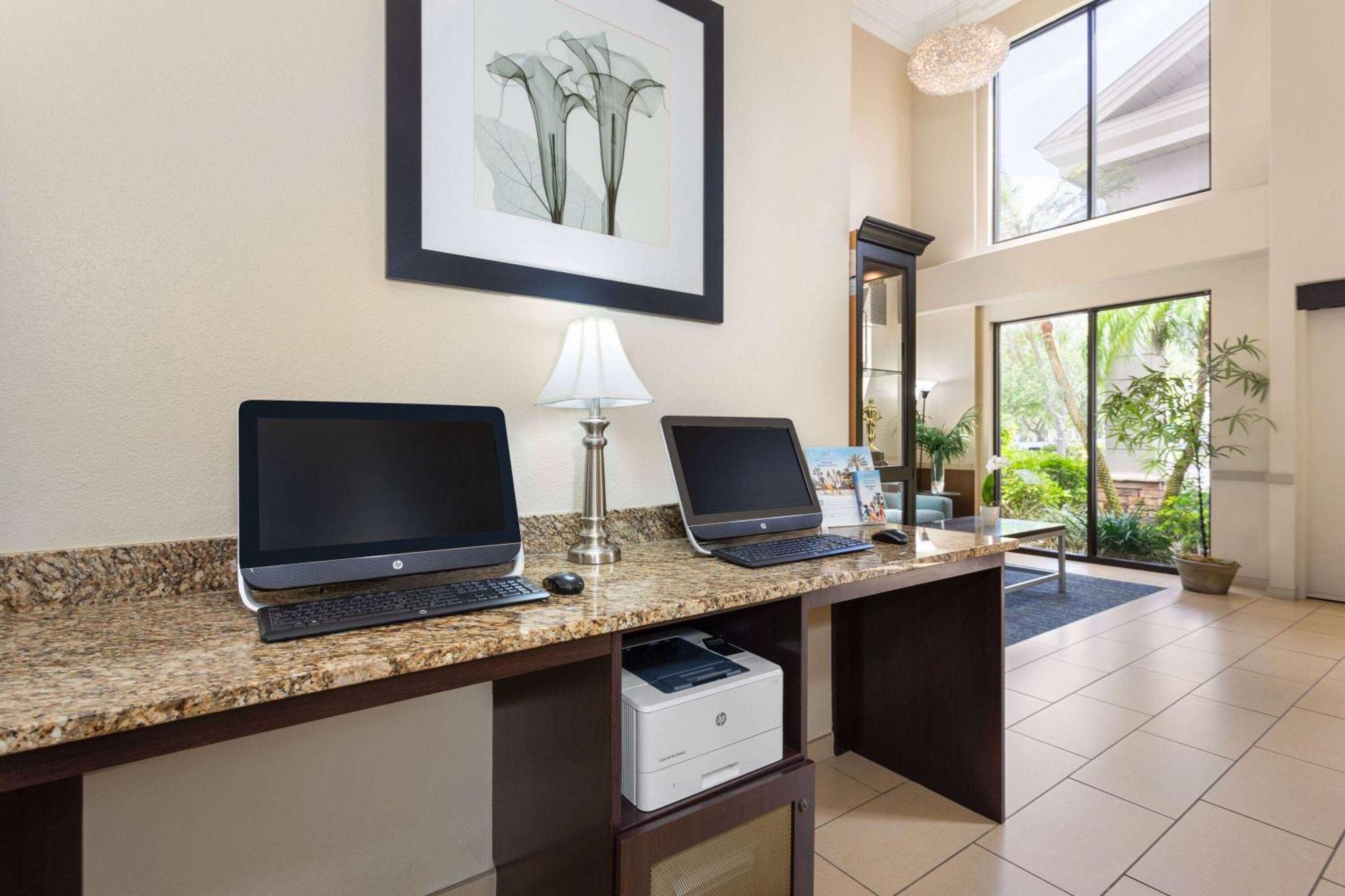 La Quinta By Wyndham Bonita Springs Naples North Hotel Buitenkant foto